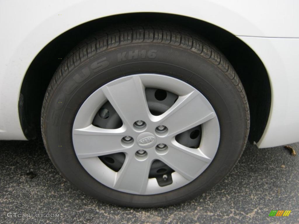 2010 Kia Rondo LX Wheel Photo #39847890