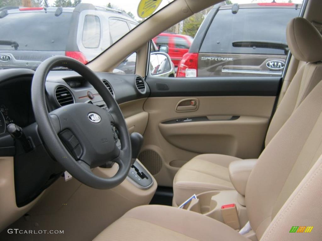 Beige Interior 2010 Kia Rondo LX Photo #39847938