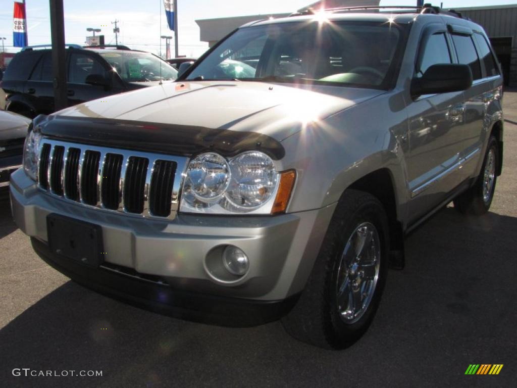 2007 Grand Cherokee Limited 4x4 - Light Graystone Pearl / Dark Khaki/Light Graystone photo #1