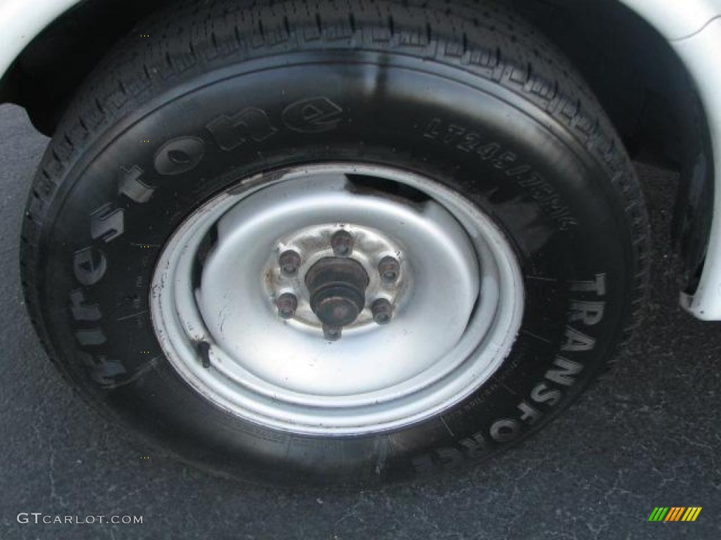 2001 Chevrolet Express 2500 Commercial Van Wheel Photo #39851622