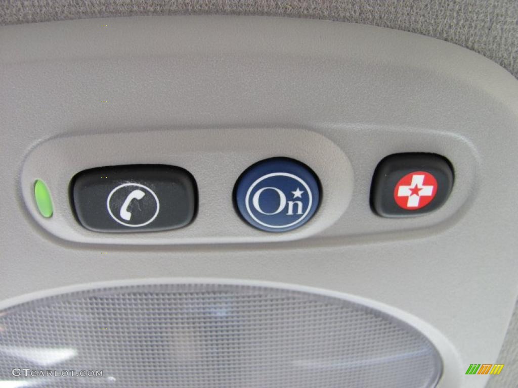 2010 Chevrolet Aveo Aveo5 LT Controls Photo #39851742