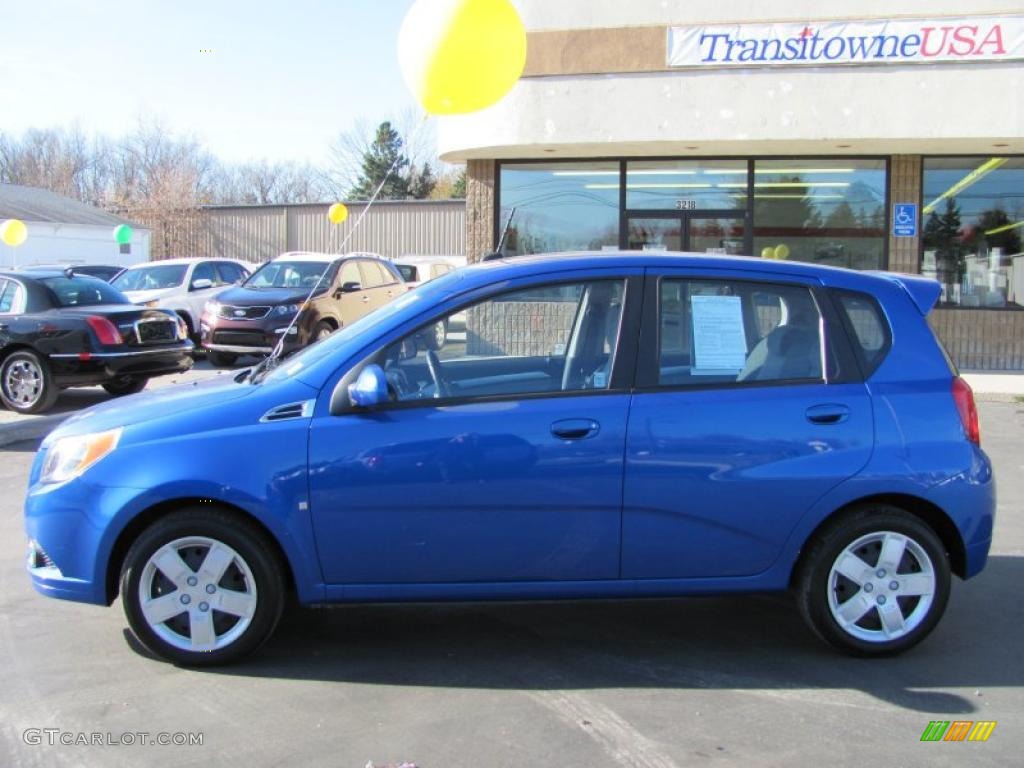 2010 Aveo Aveo5 LT - Bright Blue / Charcoal photo #22