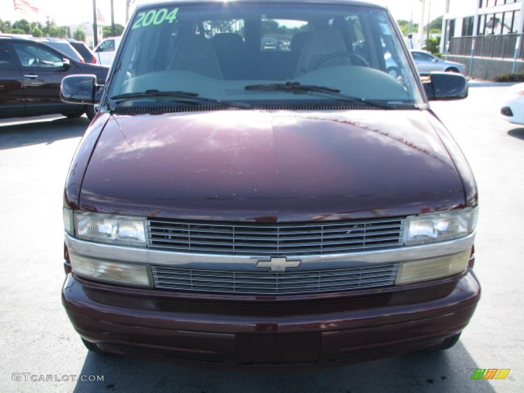 2004 Astro LT AWD Passenger Van - Dark Carmine Red Metallic / Medium Gray photo #3