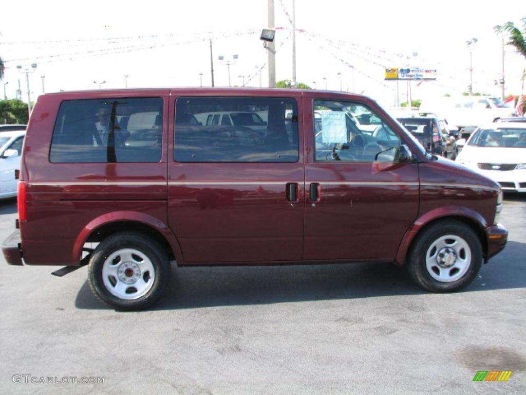 2004 Astro LT AWD Passenger Van - Dark Carmine Red Metallic / Medium Gray photo #10
