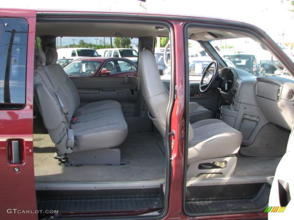 2004 Astro LT AWD Passenger Van - Dark Carmine Red Metallic / Medium Gray photo #11