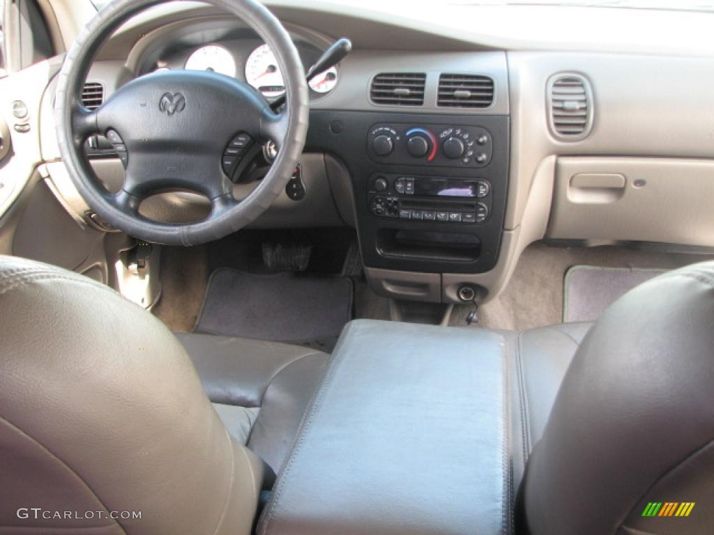 2002 Intrepid SE - Bright Silver Metallic / Taupe photo #17