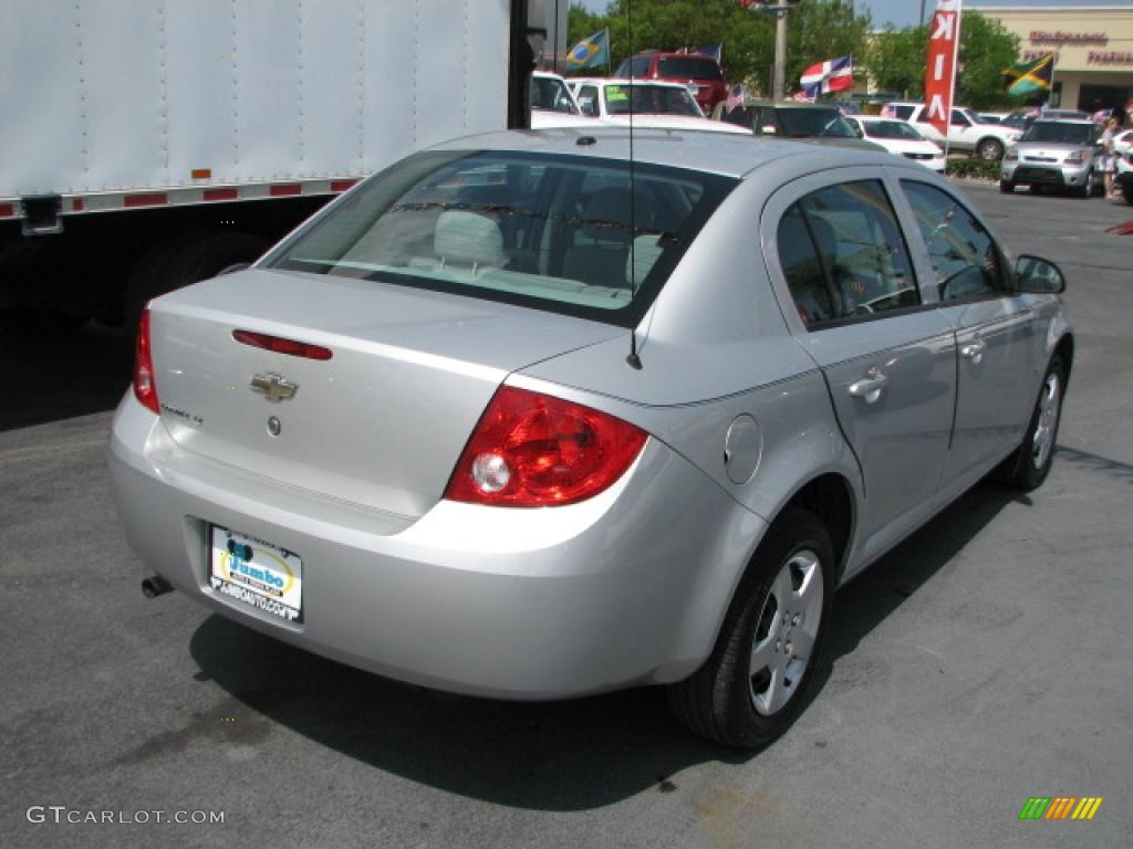 2007 Cobalt LT Sedan - Ultra Silver Metallic / Gray photo #8