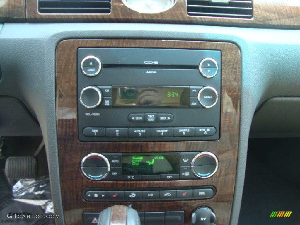 2008 Ford Taurus Limited Controls Photo #39860713