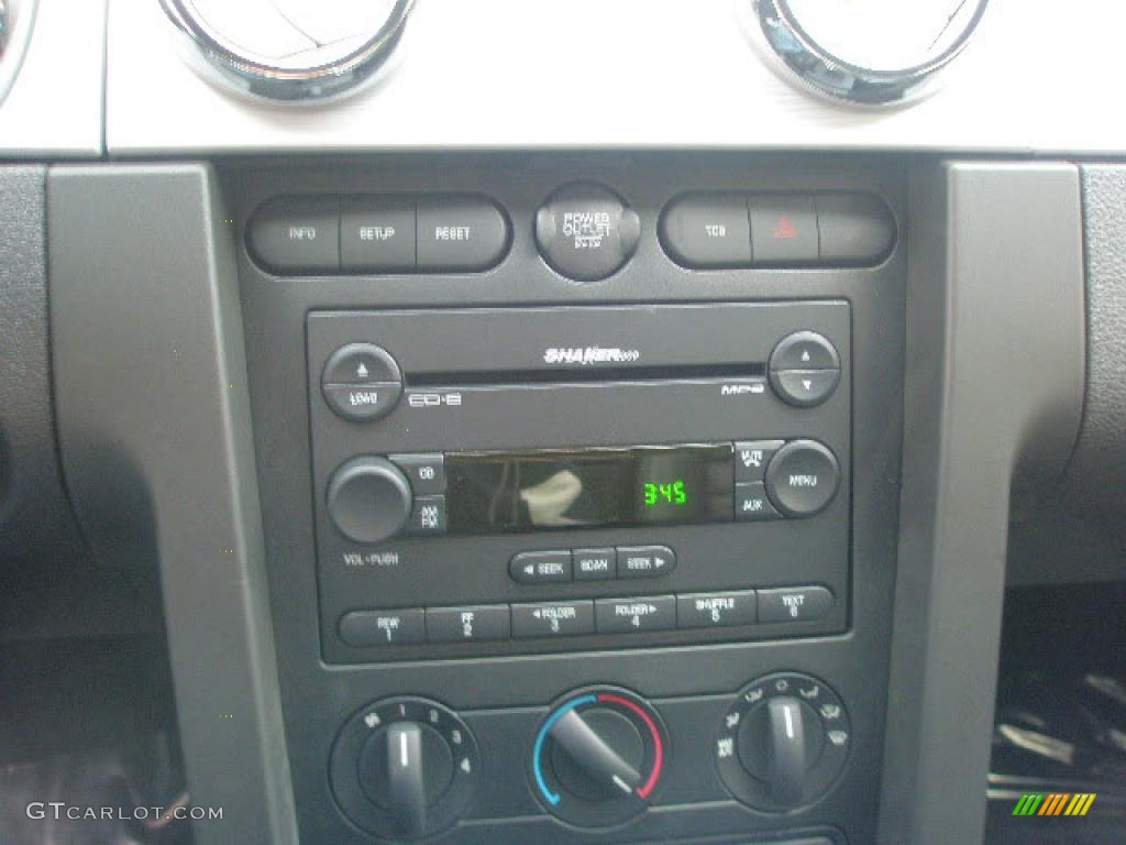 2006 Ford Mustang GT Premium Coupe Controls Photo #39862927