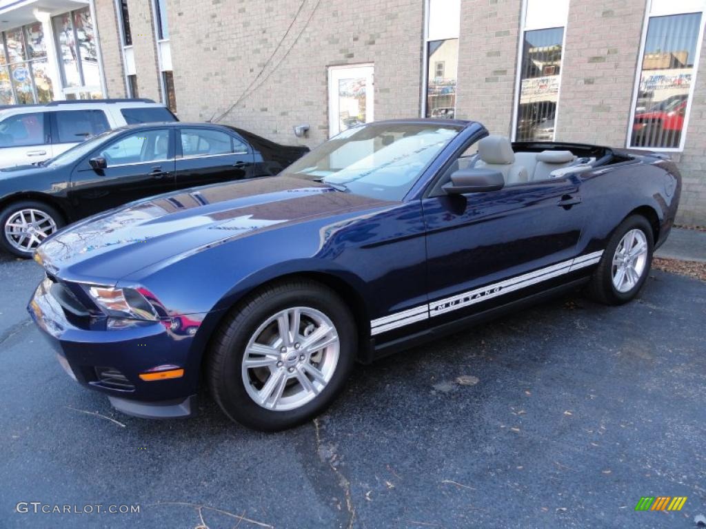 Kona Blue Metallic 2011 Ford Mustang V6 Convertible Exterior Photo #39863391
