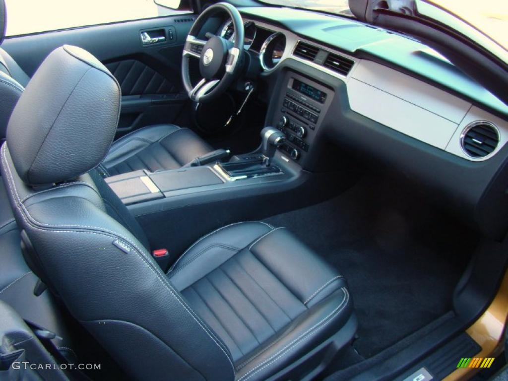 2010 Ford Mustang V6 Premium Convertible Charcoal Black Dashboard Photo #39863763