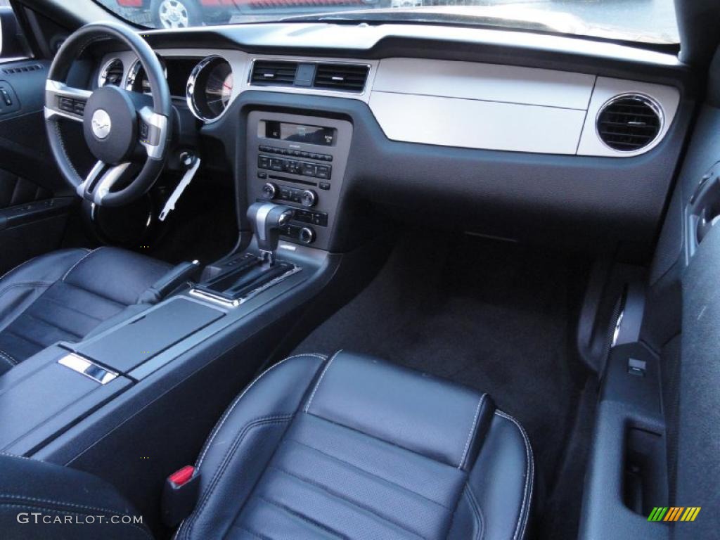 2010 Ford Mustang V6 Premium Convertible Charcoal Black Dashboard Photo #39864711