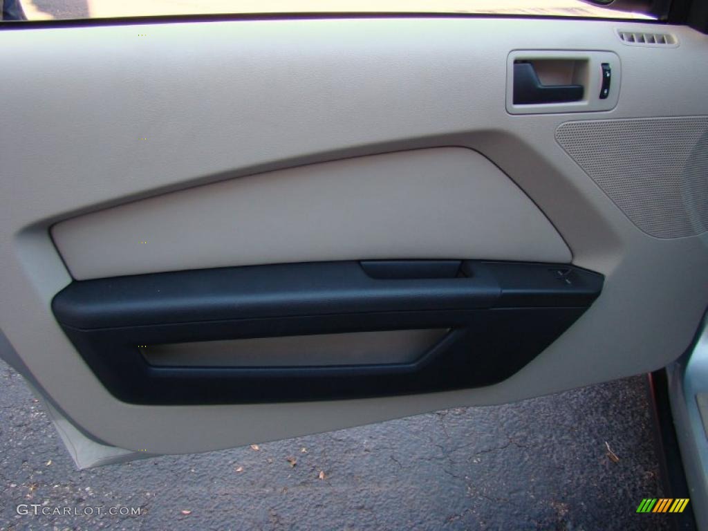 2011 Ford Mustang V6 Coupe Stone Door Panel Photo #39864899