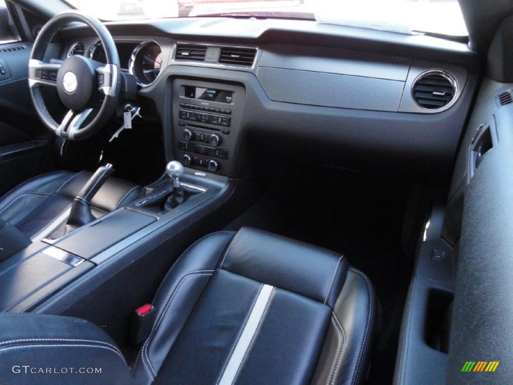 2010 Ford Mustang GT Premium Coupe Charcoal Black/White Dashboard Photo #39865430