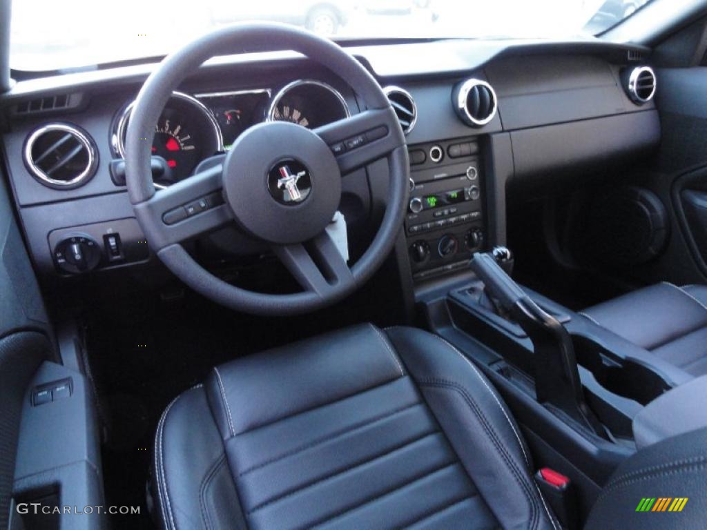 Dark Charcoal Interior 2009 Ford Mustang GT Premium Coupe Photo #39865647