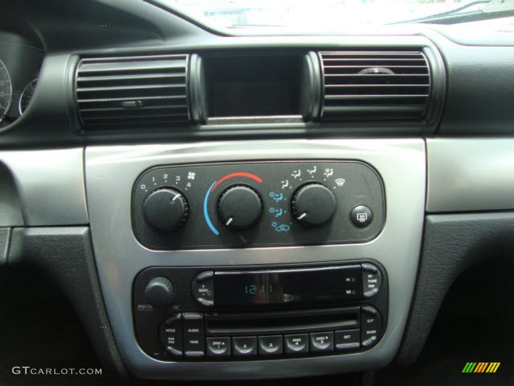 2005 Chrysler Sebring Touring Sedan Controls Photo #39866399