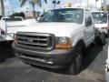 2001 Oxford White Ford F550 Super Duty XL Regular Cab Chassis  photo #2