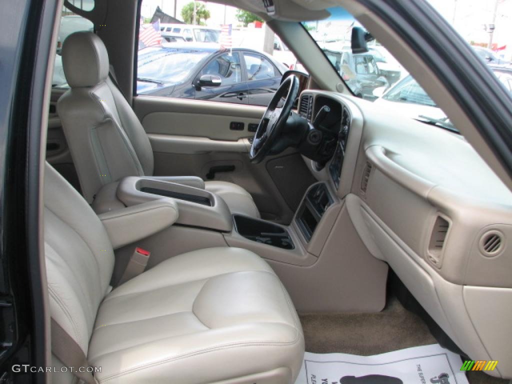 Tan/Neutral Interior 2003 Chevrolet Suburban 1500 LT 4x4 Photo #39869646