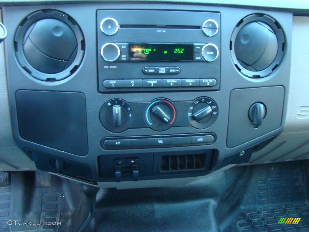 2009 Ford F250 Super Duty XL Crew Cab 4x4 Controls Photos