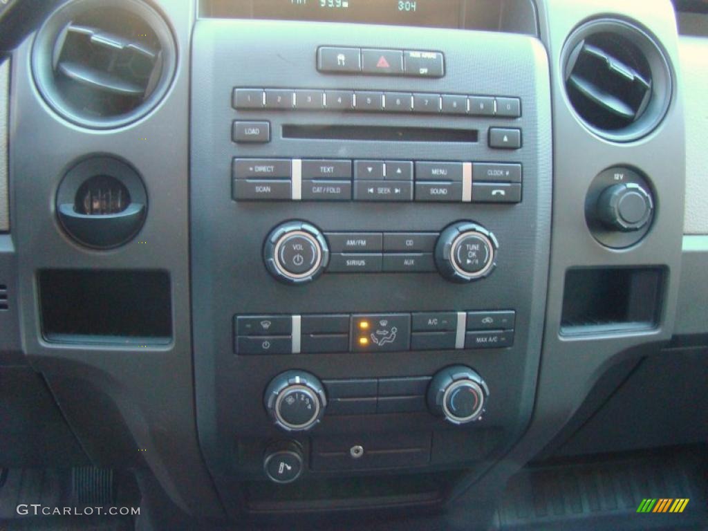 2009 Ford F150 STX SuperCab 4x4 Controls Photo #39870367