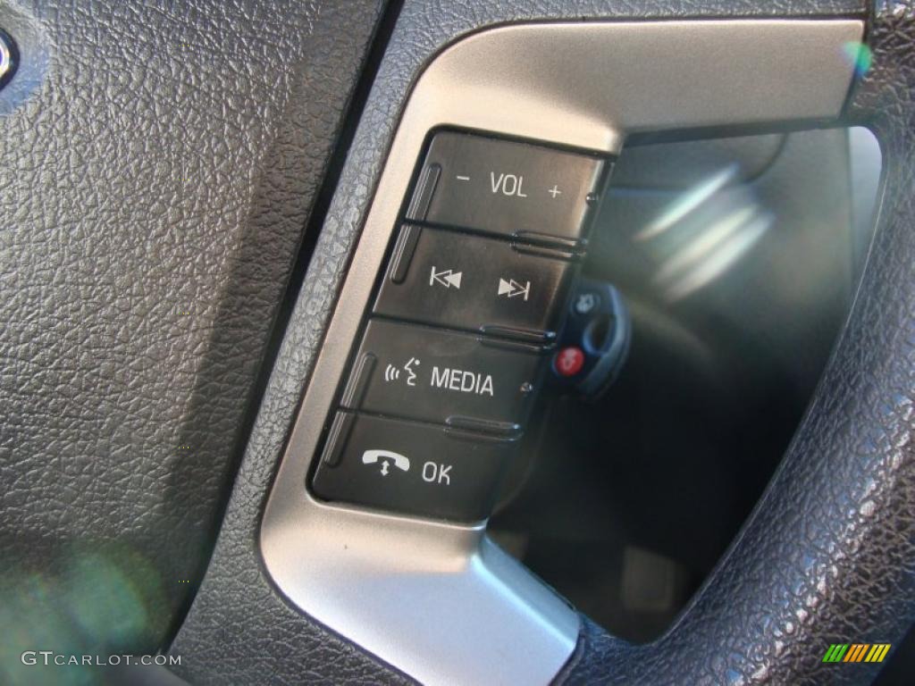 2010 Ford Fusion SE Controls Photo #39870555