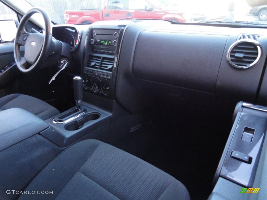 2010 Ford Explorer XLT 4x4 Black Dashboard Photo #39870563