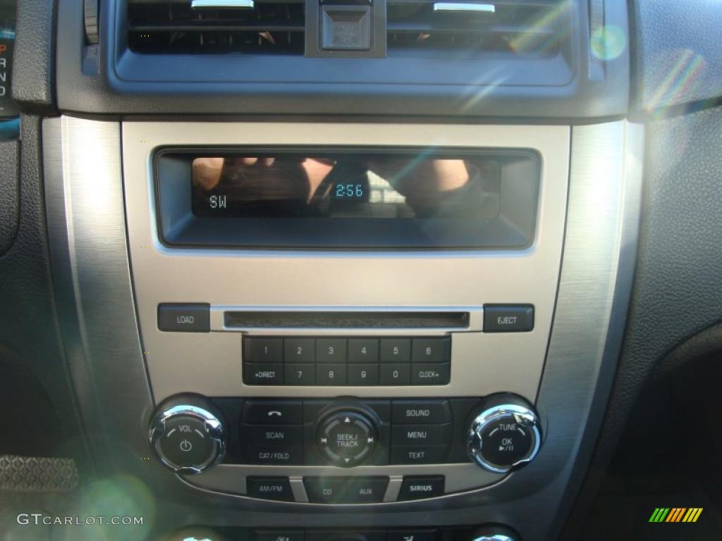 2010 Ford Fusion SE Controls Photo #39870567