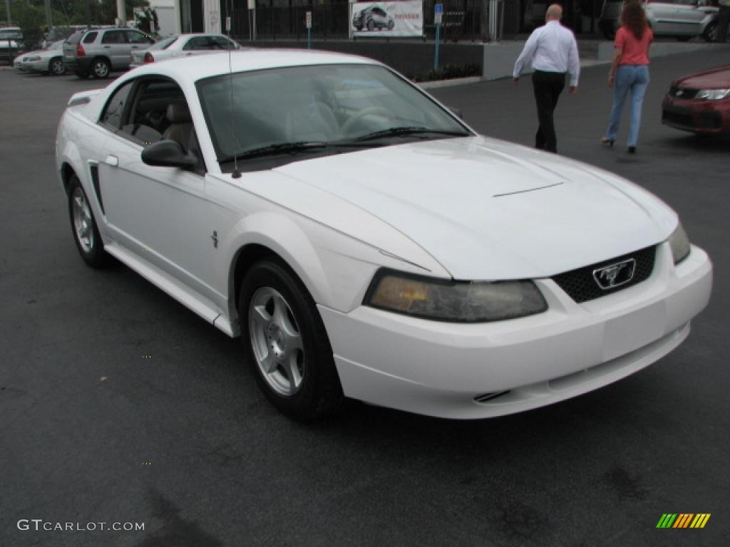 2003 Mustang V6 Coupe - Oxford White / Medium Parchment photo #1