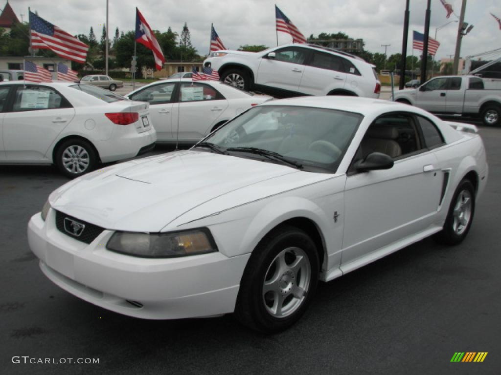 2003 Mustang V6 Coupe - Oxford White / Medium Parchment photo #3