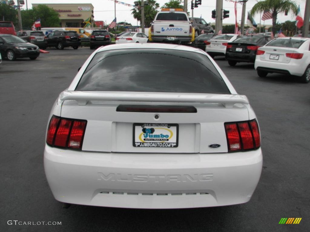 2003 Mustang V6 Coupe - Oxford White / Medium Parchment photo #6