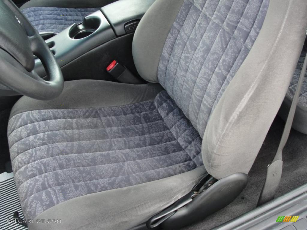 Medium Gray Interior 2002 Chevrolet Camaro Coupe Photo #39872856