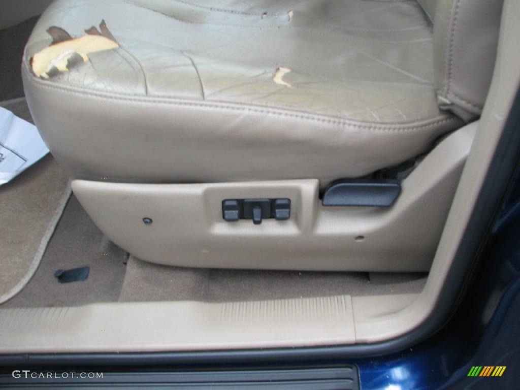 2002 Grand Cherokee Laredo - Patriot Blue Pearlcoat / Sandstone photo #20