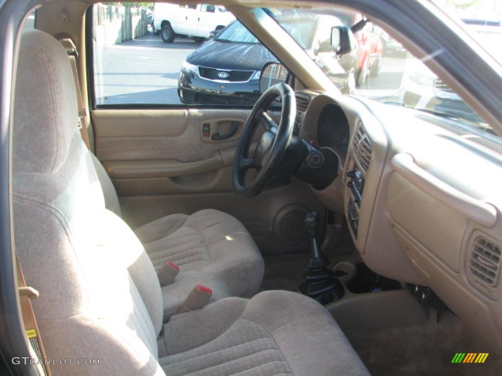 Medium Beige Interior 2001 Chevrolet S10 LS Regular Cab Photo #39873220