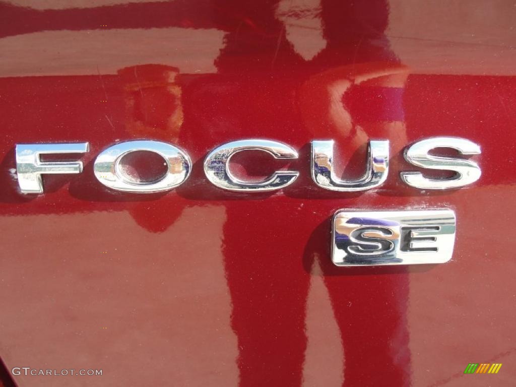 2007 Ford Focus ZX4 SE Sedan Marks and Logos Photos