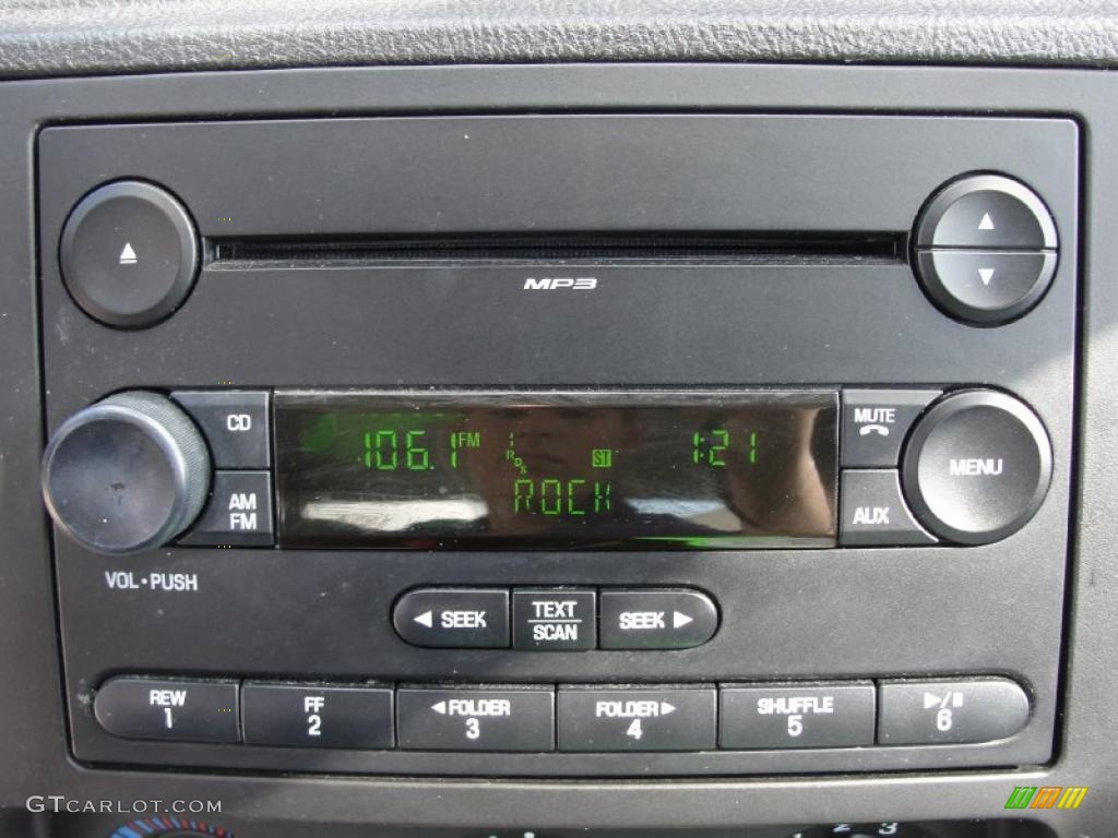 2007 Ford Focus ZX4 SE Sedan Controls Photo #39875409