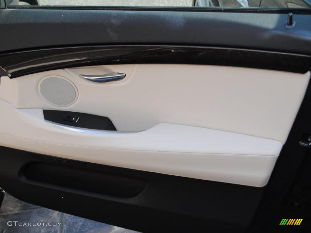 2010 BMW 5 Series 535i Gran Turismo Ivory White Dakota Leather Door Panel Photo #39876511
