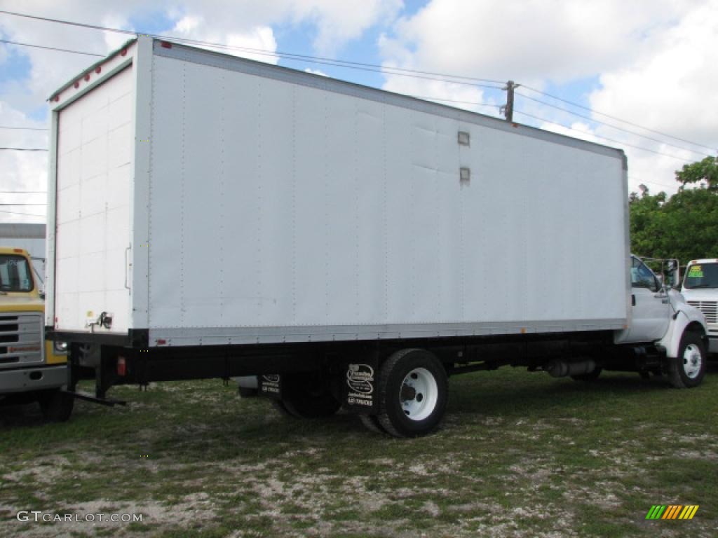 2003 F650 Super Duty XL Regular Cab Commerical Moving Truck - Oxford White / Medium Graphite photo #4