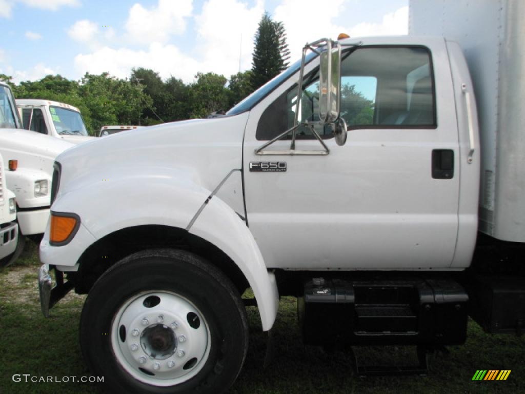 2003 F650 Super Duty XL Regular Cab Commerical Moving Truck - Oxford White / Medium Graphite photo #8