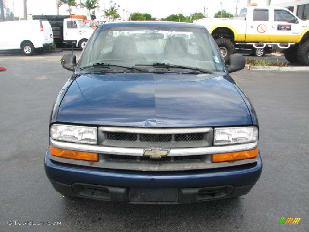 1998 S10 LS Regular Cab - Indigo Blue Metallic / Gray photo #3