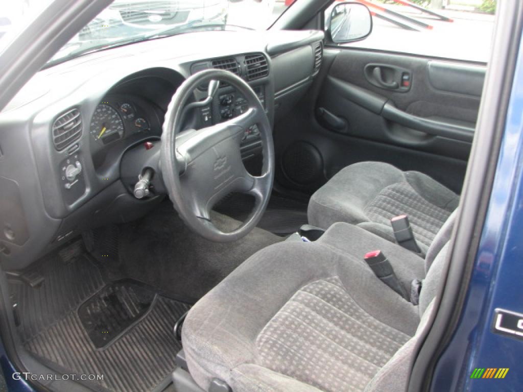 Gray Interior 1998 Chevrolet S10 LS Regular Cab Photo #39877303