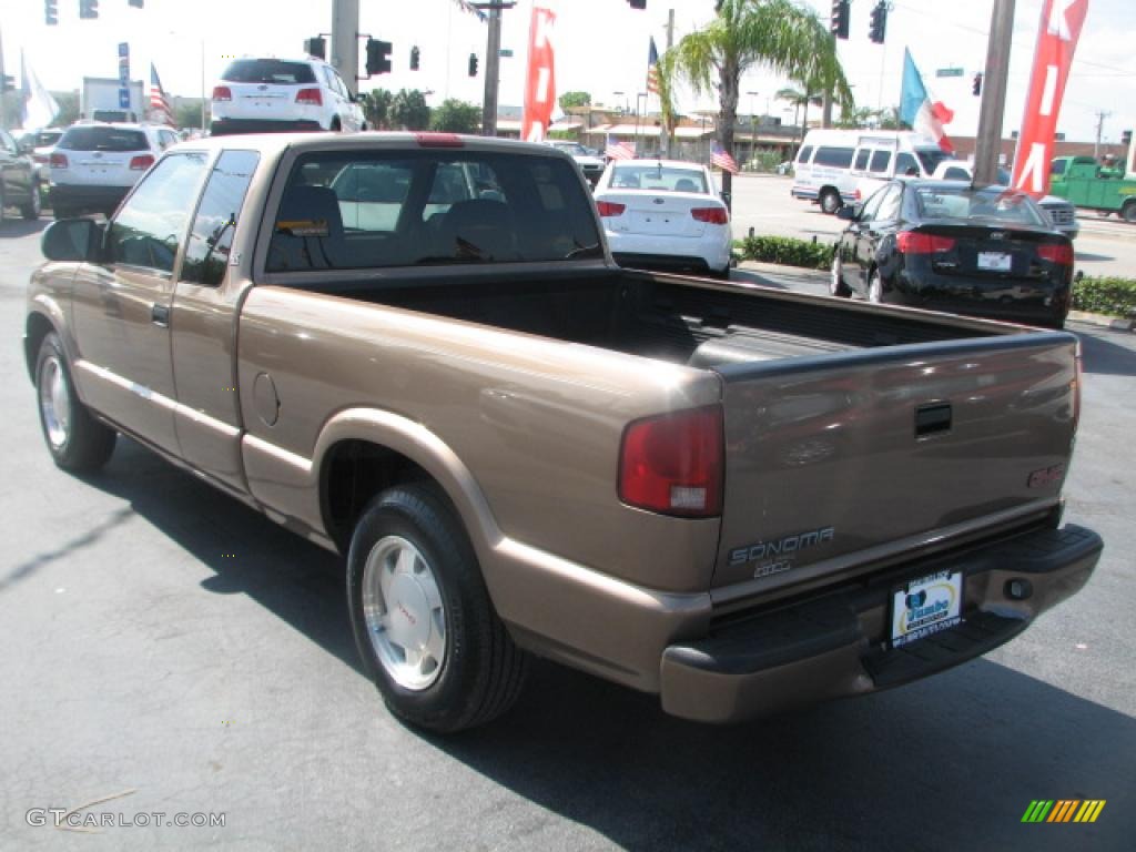Sandalwood Metallic 2002 GMC Sonoma SL Extended Cab Exterior Photo #39878775