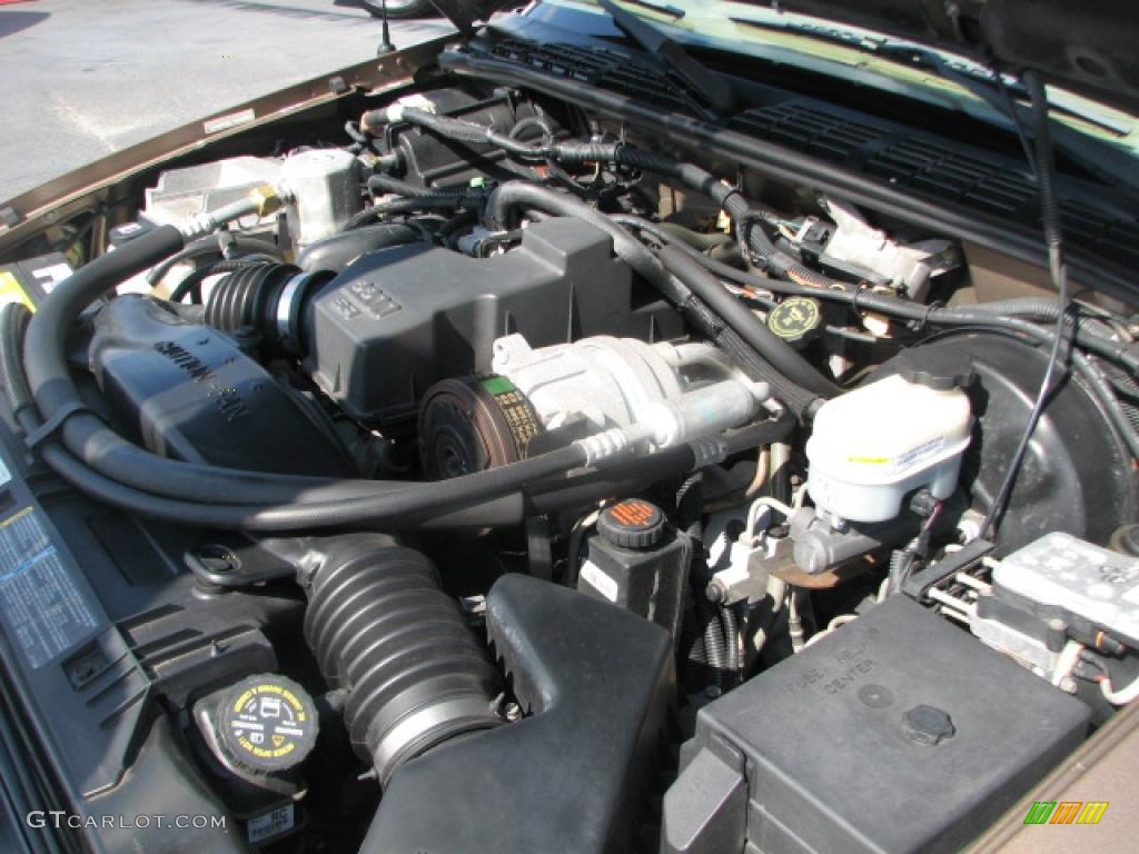 2002 GMC Sonoma SL Extended Cab Engine Photos