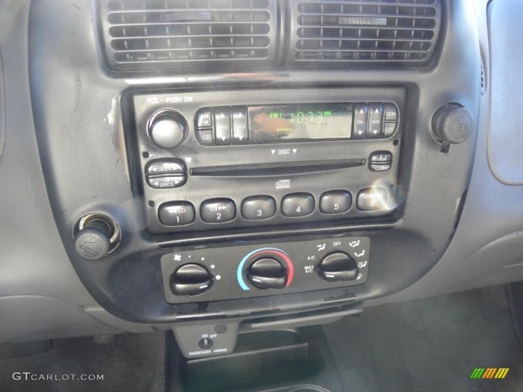 2002 Ford Ranger XL SuperCab Controls Photos