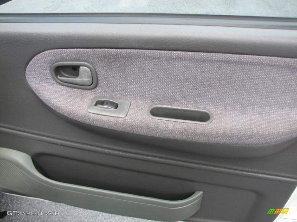 1999 Sportage  - White / Gray photo #17