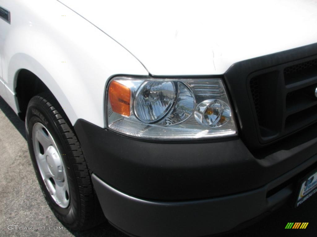 2006 F150 XL Regular Cab - Oxford White / Medium/Dark Flint photo #2