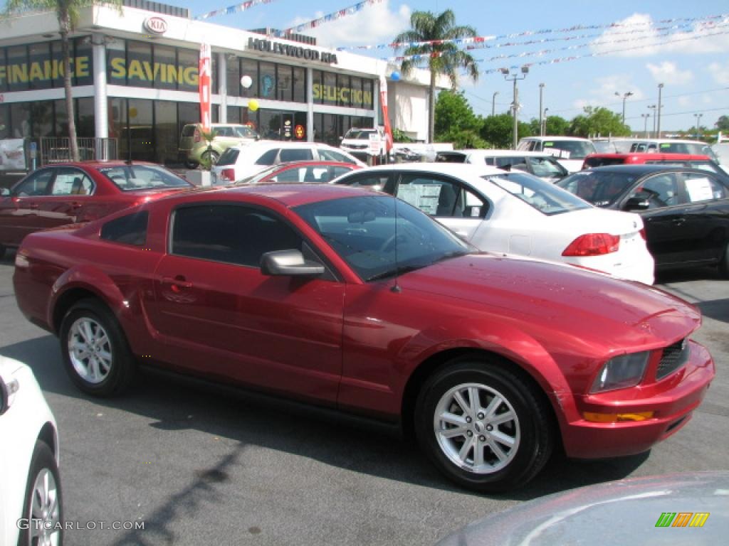 2007 Mustang V6 Deluxe Coupe - Redfire Metallic / Dark Charcoal photo #9