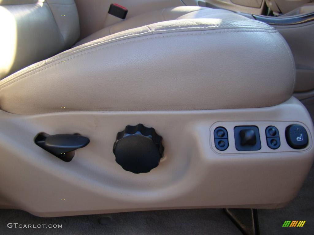 1999 Lincoln Navigator 4x4 Controls Photo #39881495