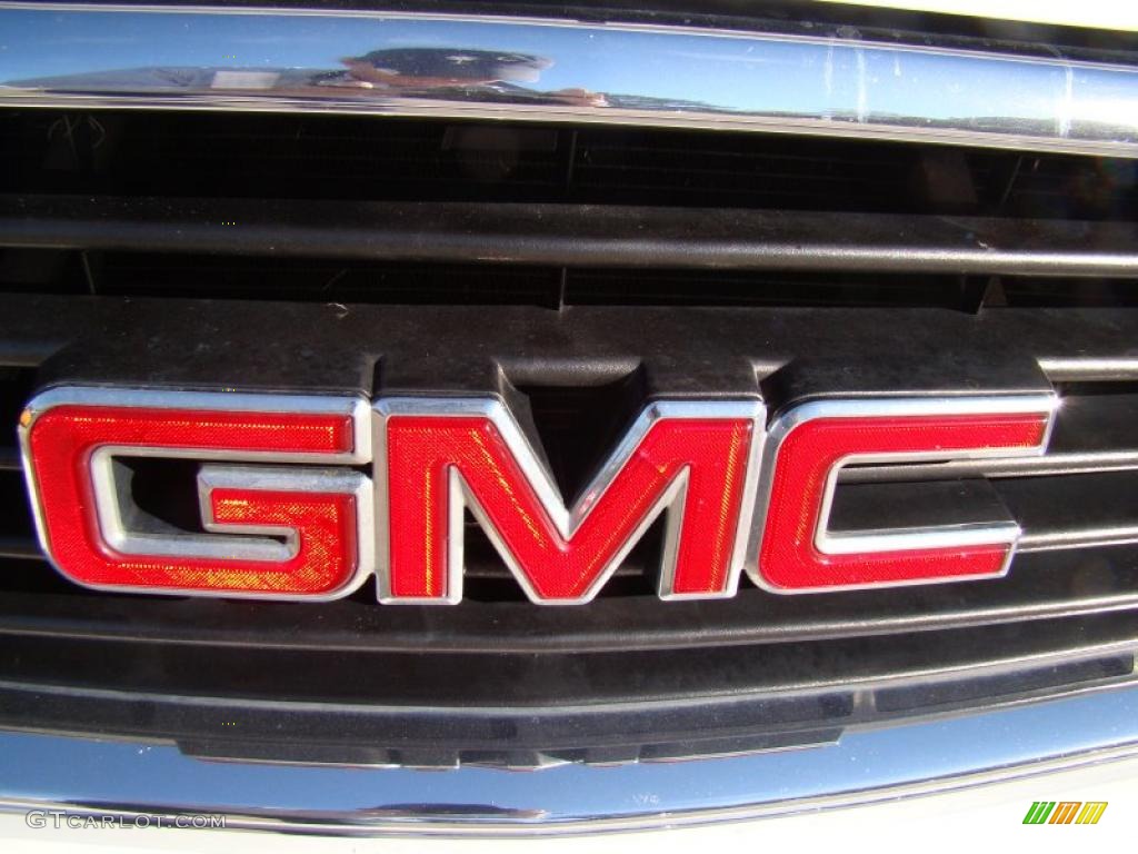 2004 GMC Yukon SLT Marks and Logos Photo #39881979