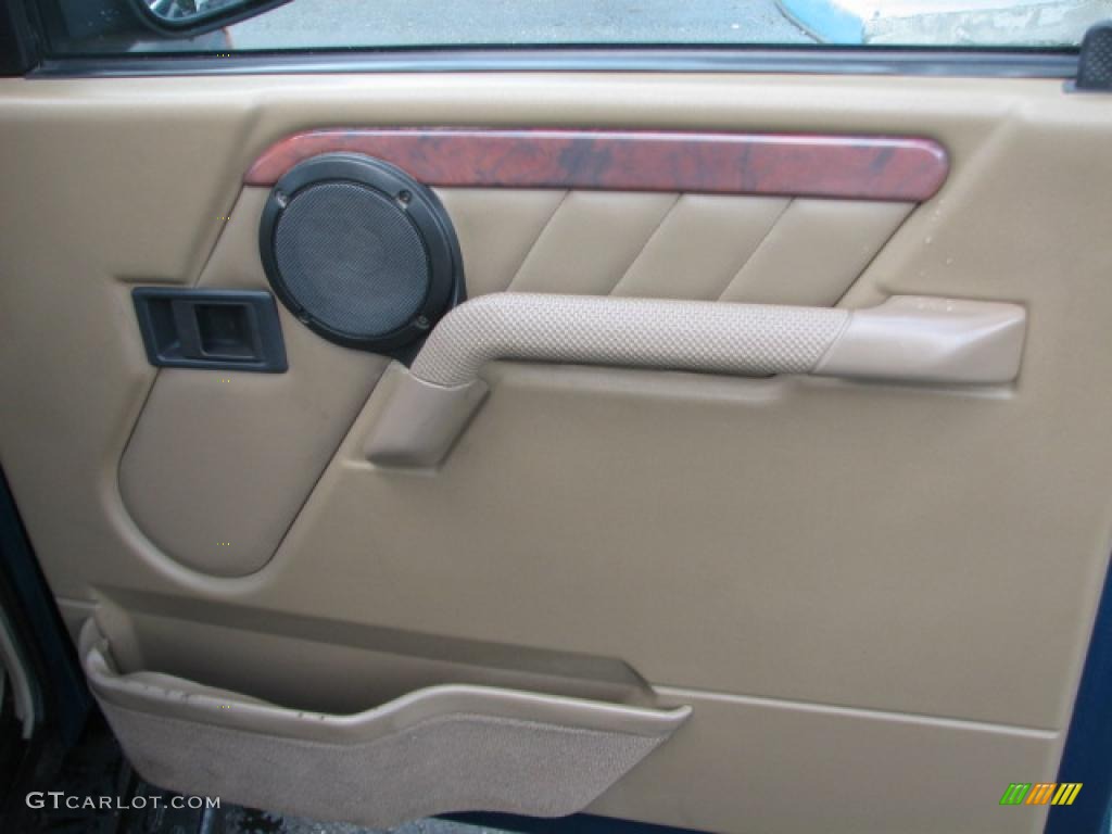 1998 Discovery LE - Charleston Green Metallic / Bahama Beige photo #15