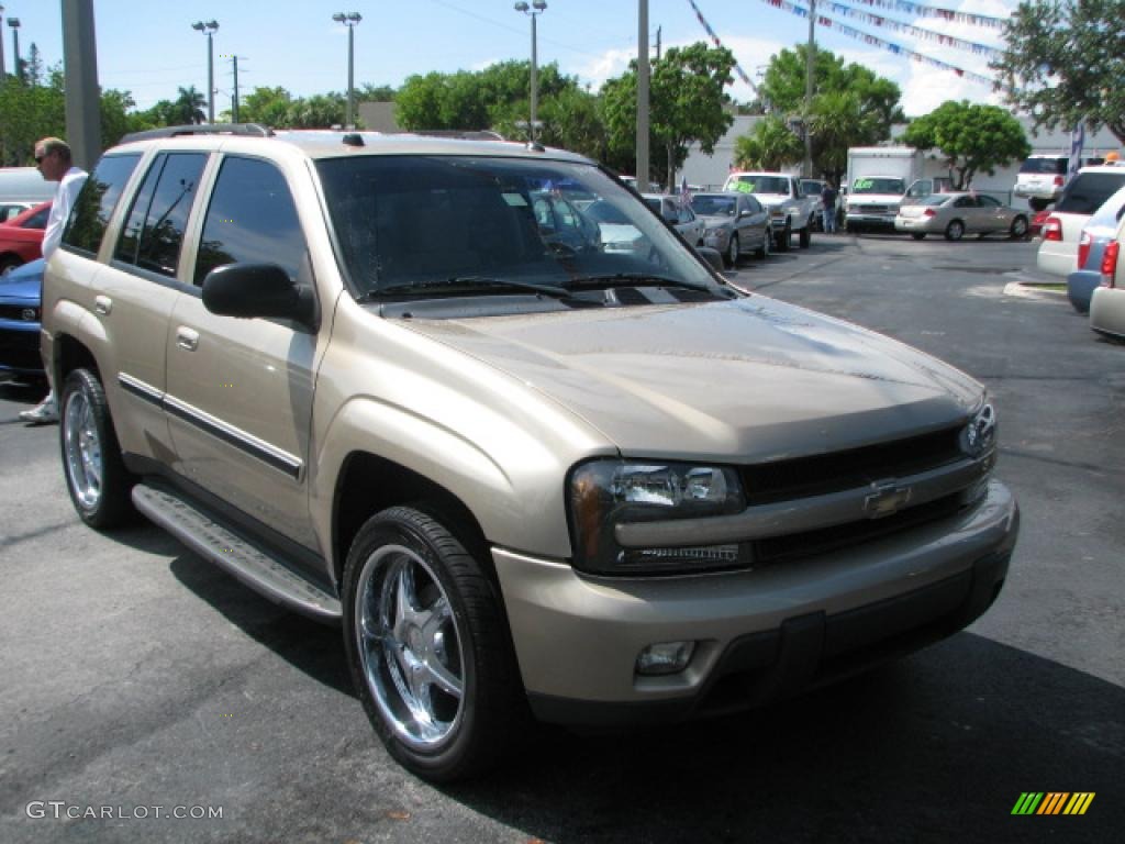 2005 TrailBlazer LT - Sandstone Metallic / Light Cashmere/Ebony photo #1